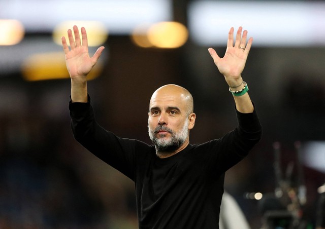 Pep Guardiola saat Burnley vs Man City dalam pekan perdana Liga Inggris 2023/24 di Stadion Turf Moor pada Sabtu (12/8/2023) dini hari WIB. Foto: REUTERS/Scott Heppell