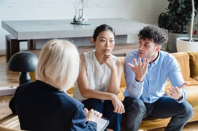 Ilustrasi tanda dijadikan pelarian, sumber foto: Timur Weber by pexels.com