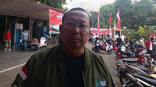 Ketua Asosiasi Sepeda Motor Listrik Indonesia (AISMOLI) Budi Setyadi. Foto: Akbar Maulana/kumparan