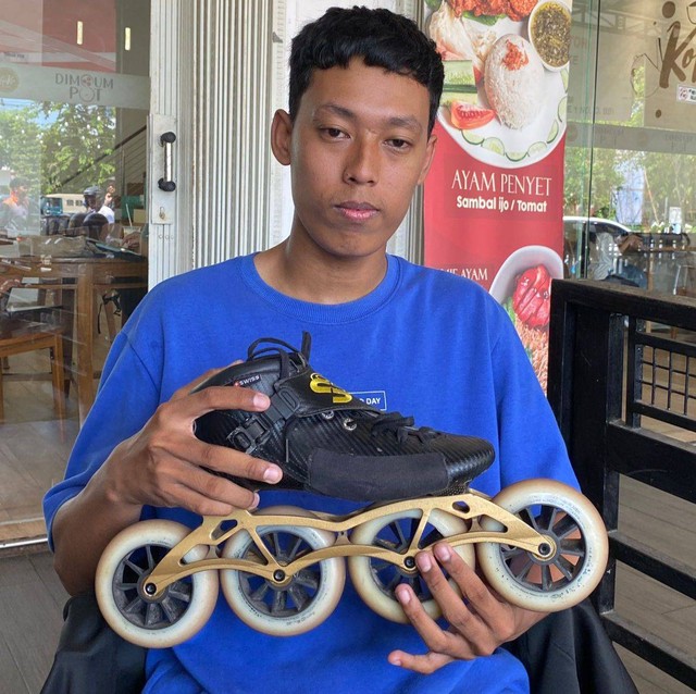 Irwansyah Putra, atlet sepatu roda Kalbar. Foto: Lydia Salsabila/Hi!Pontianak
