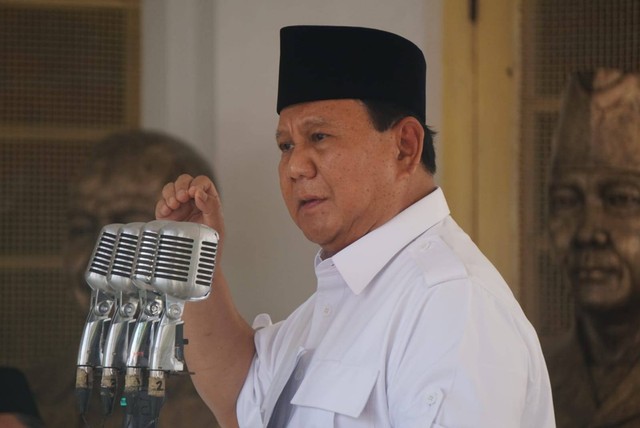 Ketua Umum Gerindra Prabowo Subianto memberikan sambutan di Museum Naskah Proklamasi, Menteng, Jakarta Pusat, Minggu (13/8/2023).  Foto: Iqbal Firdaus/kumparan