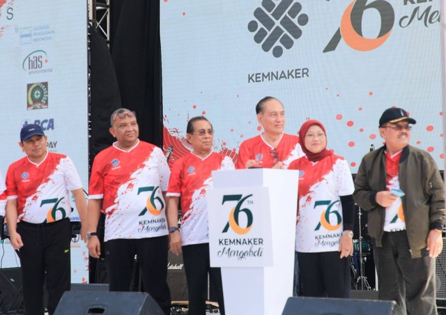 Menteri Ketenagakerjaan Ida Fauziyah meluncurkan Mobil Bursa Kerja. Dok Kemnaker