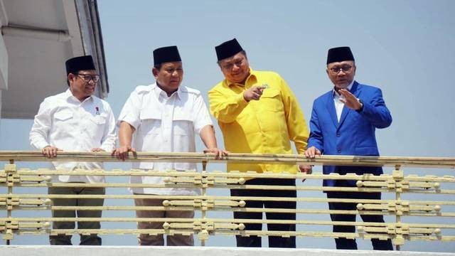 Ketum PKB Muhaimin Iskandar, Ketum PAN Zulkifli Hasan, etum Golkar Airlangga Hartarto, dan Ketua Umum Gerindra Prabowo Subianto di Museum Proklamasi, Jakarta, Minggu (13/8/2023).Foto: Iqbal Firdaus/kumparan