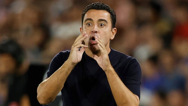 Xavi Hernandez saat laga Getafe vs Barcelona dalam pekan perdana Liga Spanyol 2023/24 di Coliseum Alfonso Perez, Senin (14/8) dini hari WIB. Foto: REUTERS/Juan Medina