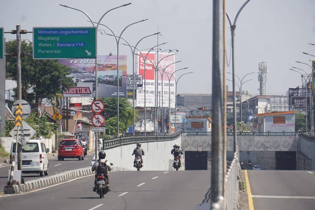 Suasana underpass Kentungan, Sleman hari ini, Senin (14/8). Foto: Arfiansyah Panji/kumparan