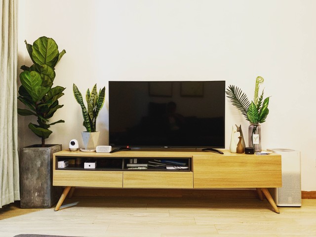 Ilustrasi Frekuensi TV Digital Gorontalo dan Cara Scan Ulangnya. Foto: Unsplash.com/Wang John