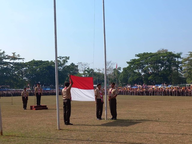 11 WBP LAPAS Batang Menjadi Pasukan Pengibar Bendera Dalam Hari Pramuka 
