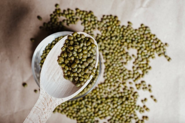 Ilustrasi cara bikin bubur kacang ijo, Pexels/Vie Studio.