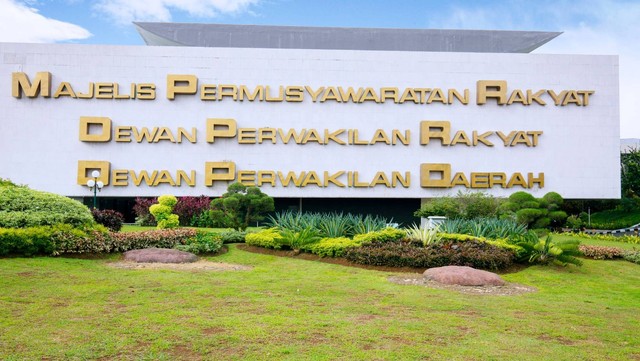 Foto Gedung DPR (Sumber: Shutterstock)