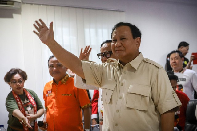 Bacapres Prabowo Subianto meresmikan Rumah Pemenangan Prabowo Presiden 2024 di Jalan Imam Bonjol, Jakarta, Selasa (15/8/2023).
 Foto: Jamal Ramadhan/kumparan