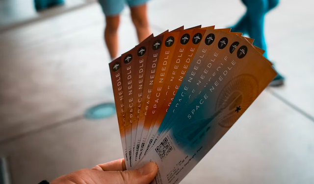 Ilustrasi Harga Tiket Pesta Semalam Minggu Vol 4. Sumber: Unsplash/Andy Li