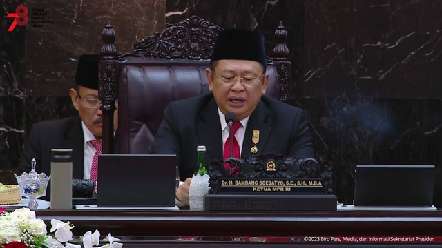 Ketua MPR Bambang Soesatyo dalam pembukaan acara Sidang Tahunan MPR 2023 di Gedung Nusantara, Kompleks Parlemen, Senayan, Jakarta, Rabu (16/8/2023). Foto: Youtube/Sekretariat Presiden