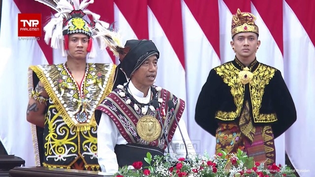 Presiden Joko Widodo memberikan pidato kenegaraan saat Sidang Tahunan MPR dan Sidang Bersama DPR - DPD Tahun 2023 di Gedung Nusantara, Kompleks Parlemen, Senayan, Jakarta, Rabu (16/8/2023).
 Foto: Youtube/Sekretariat Presiden