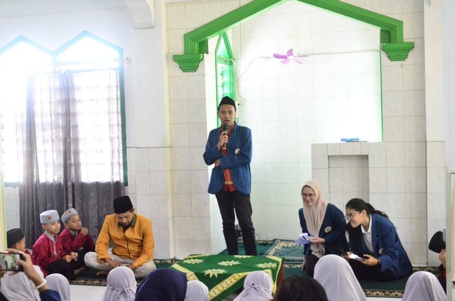 Melakukan sistem pembelajarang dengan cara tatap muka secara langsung,Surabaya Jawa Timur.