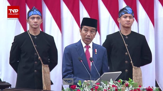 Presiden Joko Widodo menyampaikan pidato penyampaian RAPBN 2024 dan Nota Keuangan dalam sidang Paripurna DPR di Kompleks Parlemen, Senayan, Jakarta, Rabu (16/8/2023). Foto: Youtube/Sekretariat Presiden