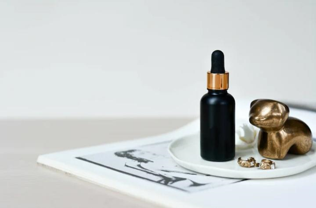 Ilustrasi fungsi serum wajah, Foto : Content Pixie/ Unsplash