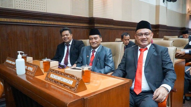 Kakanwil Kemenkumham DIY Agung Rektono Seto menghadiri Rapat Paripurna Istimewa DPRD DIY (Foto: dok. Kemenkumham DIY)