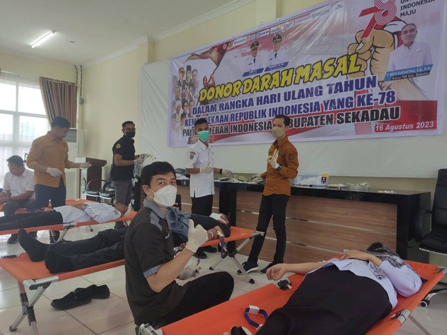 Donor darah massal yang digelar PMI Sekadau. Foto: Dok. Istimewa