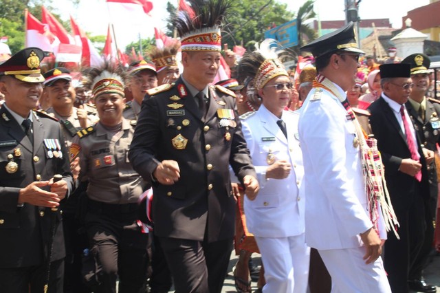 Kasetukpa Lemdiklat Polri Brigjen Pol Mardiaz Kusin Dwihananto saat rayakan Kemerdekaan RI Ke 78 bareng warga Sukabumi, Kamis (17/8/2023). Foto: Dok. Lemdiklat Polri