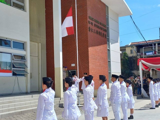 Upacara perayaan hari kemerdekaan Indonesia atau HUT RI ke 78 di Sekolah Nasional Tiga Bahasa Harapan Kasih, Mekarwangi, Kota Bandung. Foto : Istimewa
