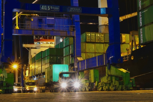 Transformasi terminal peti kemas ke arah yang lebih baik terus dilakukan oleh PT Pelindo Terminal Petikemas (SPTP). Foto: Pelindo