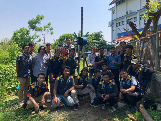 Dosen, Mahasiswa Teknik Sipil UMSIDA bersama Praktisi Sondir