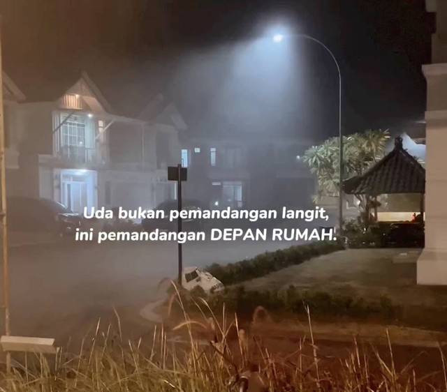 Kompleks perumahan yang dikepung asap. Dok: Instagram @wulanwu