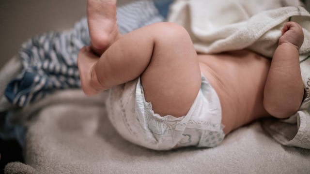 Ilustrasi popok bayi yang nyaman dipakai anak. Foto: ARTYOORAN/Shutterstock