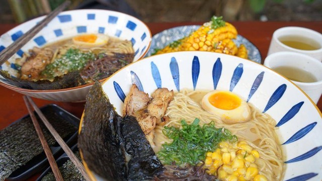 Ramen di Roka Ramen, Jogja. Foto: Arif UT / Pandangan Jogja