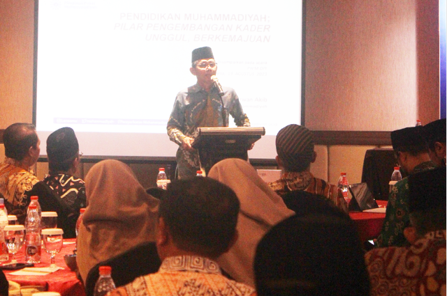 Ketua Pimpinan Pusat Muhammadiyah, Prof. Irwan Akib dalam agenda FGD DikdasmenPNF D. I. Yogyakarta (Foto: Istimewa)