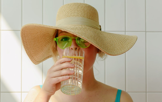 Manfaat Infused Water Lemon. Sumber: Pexels/Ksenia Chernaya