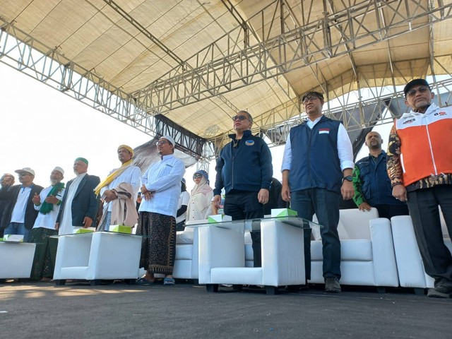 Bakal calon presiden (Bacapres) dari Koalisi Perubahan Anies Rasyid Baswedan menghadiri deklarasi relawan Kuning Ijo Biru (KIB) di PRPP, Semarang. Foto: Intan Alliva/kumparan