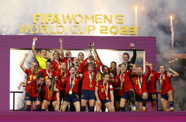 Selebrasi pemain Spanyol merayakan kemenangan di Final Piala Dunia Wanita FIFA di Stadion Australia, Sydney, Australia. Foto: Hannah Mckay/Reuters 