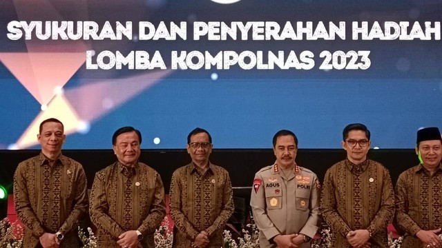 Ketua Kompolnas Mahfud MD dalam acara Syukuran dan Penyerahan Hadiah Lomba Kompolnas 2023 di Hotel Sultan, Jakarta, Senin (21/8). Foto: Zamachsyari/kumparan