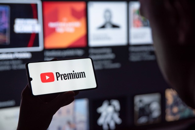 Ilustrasi YouTube Premium, layanan berbayar YouTube tanpa iklan. Foto: Shutterstock