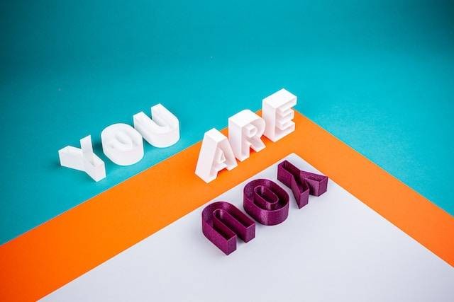 Ilustrasi kata-kata pesan berantai panjang. Sumber: unsplash.com/Stefan Moertl