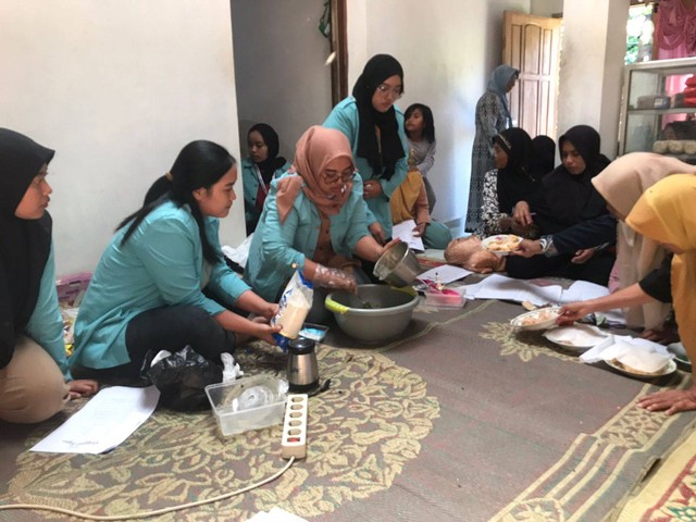 Mahasiswa KKN UNS mengadakan sosialisasi pengolahan pangan sayur komoditas di Desa Genilangit Kec. Poncol, Kab. Magetan, Jawa Timur