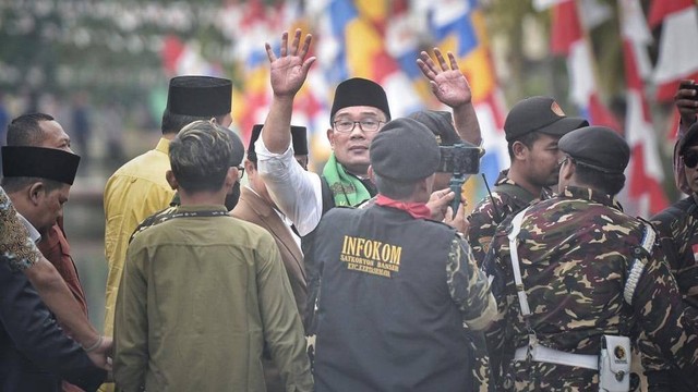 Ridwan Kamil menyapa warga Indramayu, Selasa (22/8/2023). Foto: kumparan