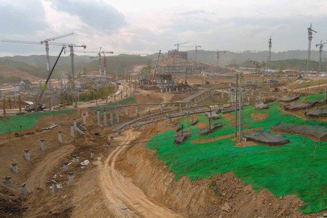 Foto udara proses pembangunan di Kawasan Inti Pusat Pemerintahan (KIPP) Ibu Kota Negara (IKN) Nusantara, Penajam Paser Utara, Kalimantan Timur, Selasa (22/8/2023). Foto: M Risyal Hidayat/ANTARA FOTO