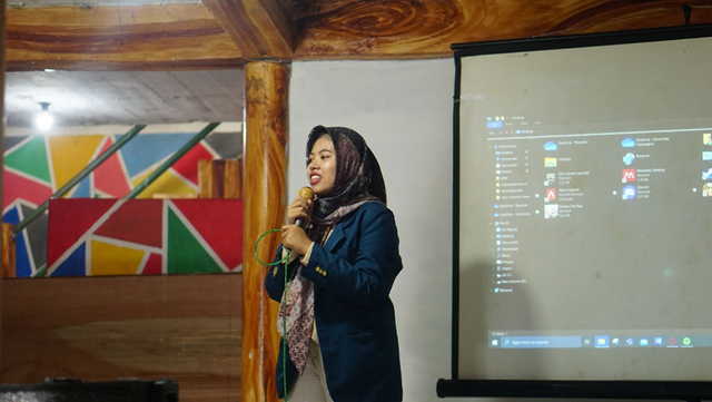 Pemaparan Materi tentang Bonus Demografi oleh Rizkika Tsani Ramadhani di TPQ Al-Irsyad Karangsari, Kendal