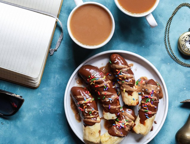 Ilustrasi Cara Membuat Pisang Coklat Kulit Lumpia. Sumber: Unsplash/Brenda.