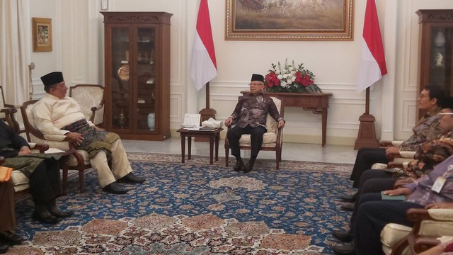 Wakil Presiden Ma'ruf Amin menerima DMDI Indonesia. Foto: Nadia Riso/kumparan