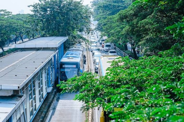 Ilustrasi waktu pemesanan Transjakarta Cares. Sumber: unsplash.com/ muhammad arif