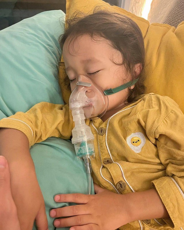 Anak Zaskia Adya Mecca sakit karena polusi udara Jakarta. Foto: Instagram/@zaskiaadyamecca