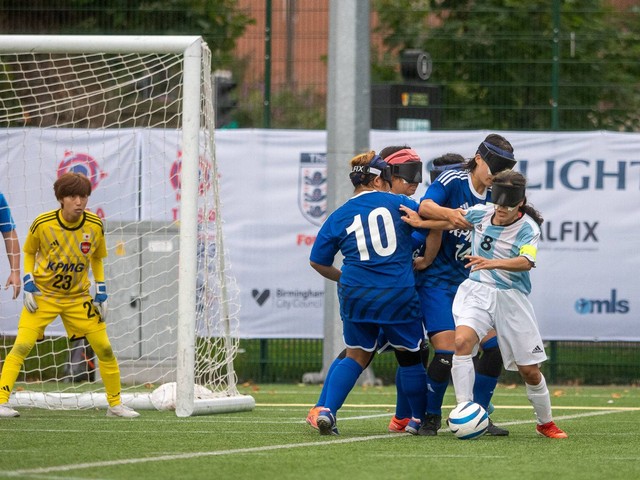 Wasit di pertandingan Argentina vs Jepang di kompetisi sepak bola wanita tunanetra IBSA World Championship 2023. Foto: IBSA