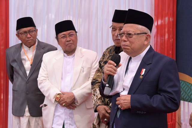 Wakil Presiden Ma'ruf Amin usai menghadiri Haul Aqil Siroj di Cirebon, Jawa Barat, Sabtu (26/8/2023). Foto: Dok. BPMI Setwapres