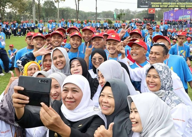 Hari Kesetaraan Perempuan Khofifah Ungkap Peran Perempuan Di Jatim