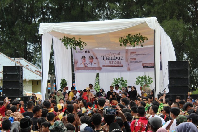 Suasana Festival Tambua Tansa di Nagari Tiku, Kabupaten Agam. Foto: Lidia Pratama Febrian