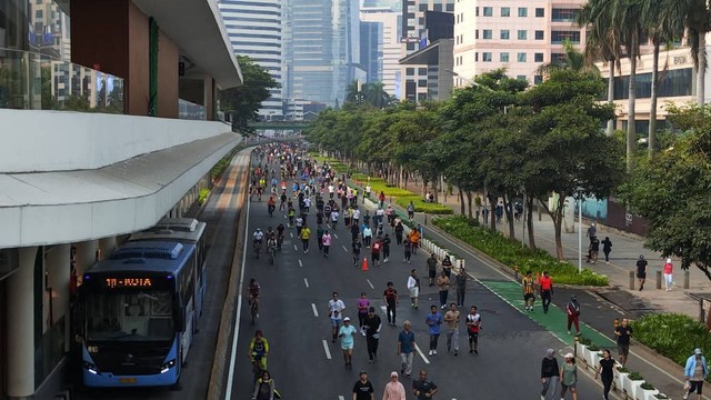 Suasana car free day di Jalan Sudirman-MH Thamrin, Jakarta Pusat, Minggu (27/8/2023).  Foto: Jonathan Devin/kumparan