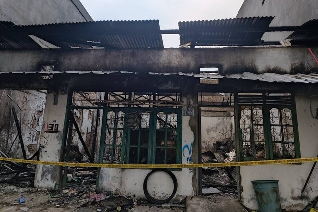 Kondisi rumah korban kebakaran yang tewaskan satu keluarga di Sunter Jaya, Jakarta Utara, Minggu (27/8/2023).  Foto: Hedi/kumparan